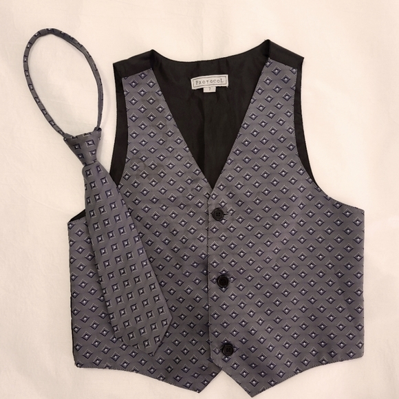 Boys Dressy Vest and Tie Set - Picture 1 of 4